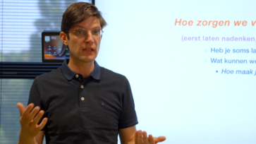 Oscar Lepoeter aan het woord tijdens het wetenschapscollege.