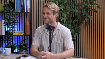 Alexander Smit in gesprek tijdens het wetenschapscollege