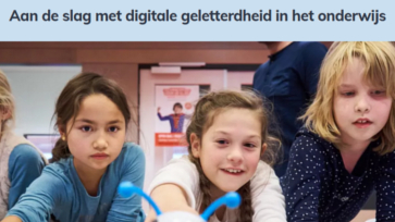 Aan de slag met digitale geletterdheid in het onderwijs. Drie leerlingen werken samen aan een opdracht.